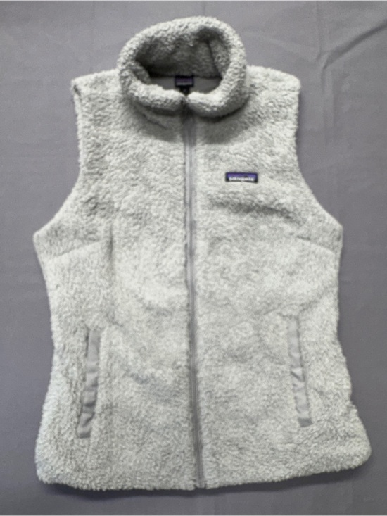 Patagonia Sweaters - Patagonia Women's Light Gray Sherpa Fleece Vest